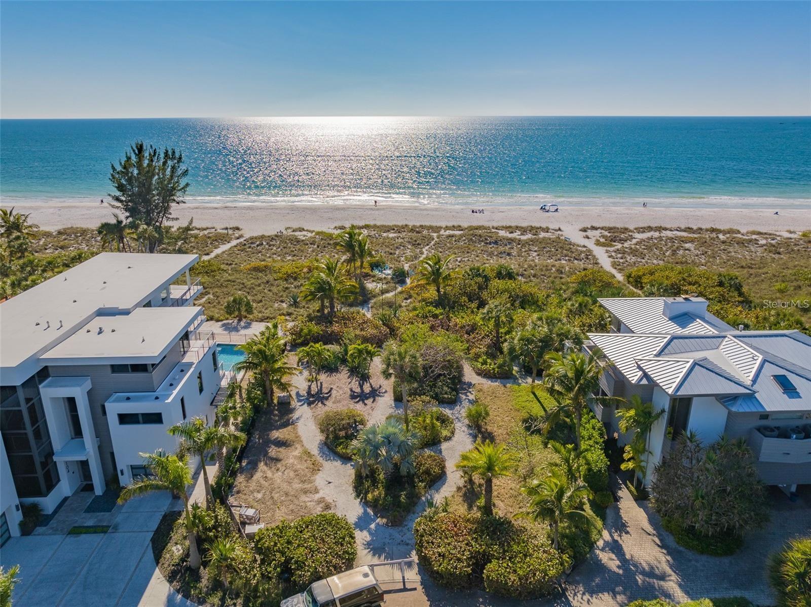 Photo of 102 SUNSET LANE HOLMES BEACH FL 34217