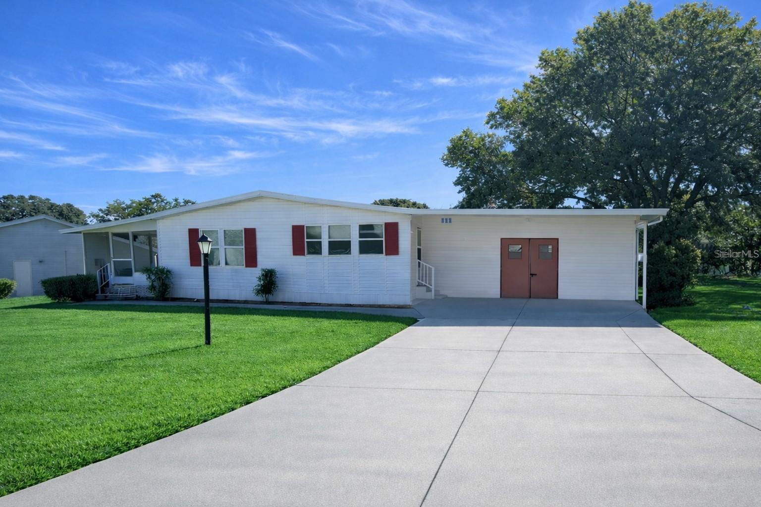 Photo of 25308 CASA DEL LAGO LANE LEESBURG FL 34748