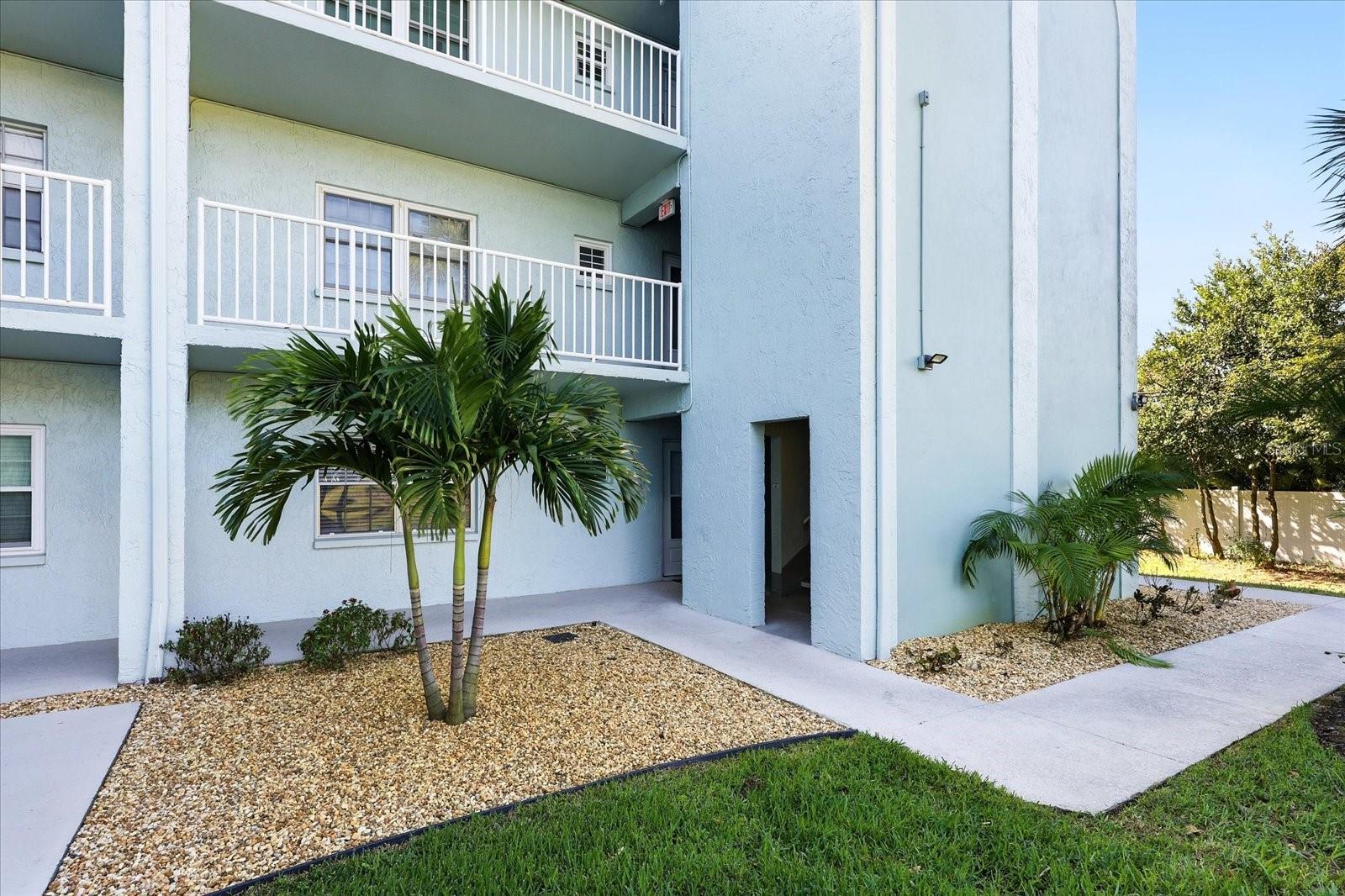 Photo of 1706 BELLEAIR FOREST DRIVE #128 BELLEAIR FL 33756