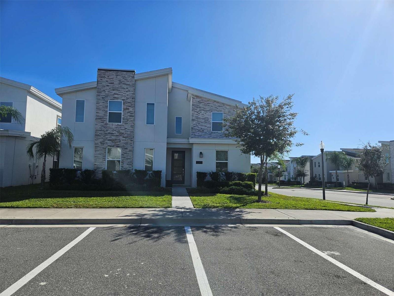 Photo of 1265 CHALLENGE DRIVE DAVENPORT FL 33896