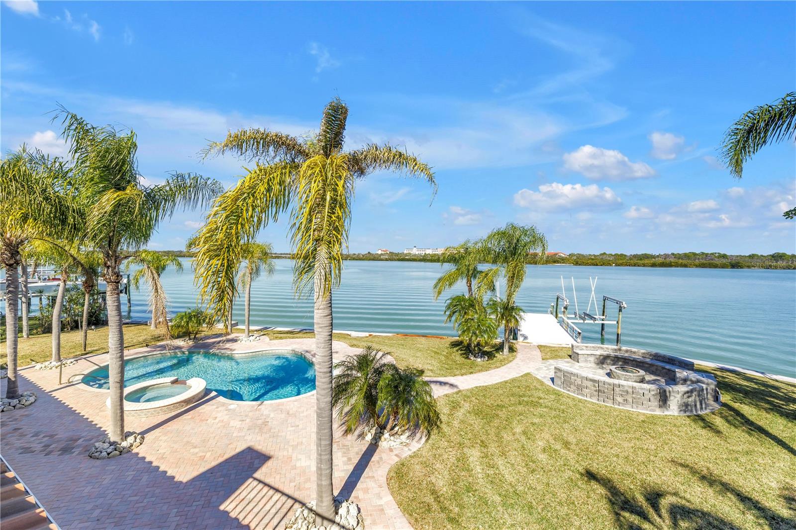 Photo of 583 CRYSTAL DRIVE MADEIRA BEACH FL 33708