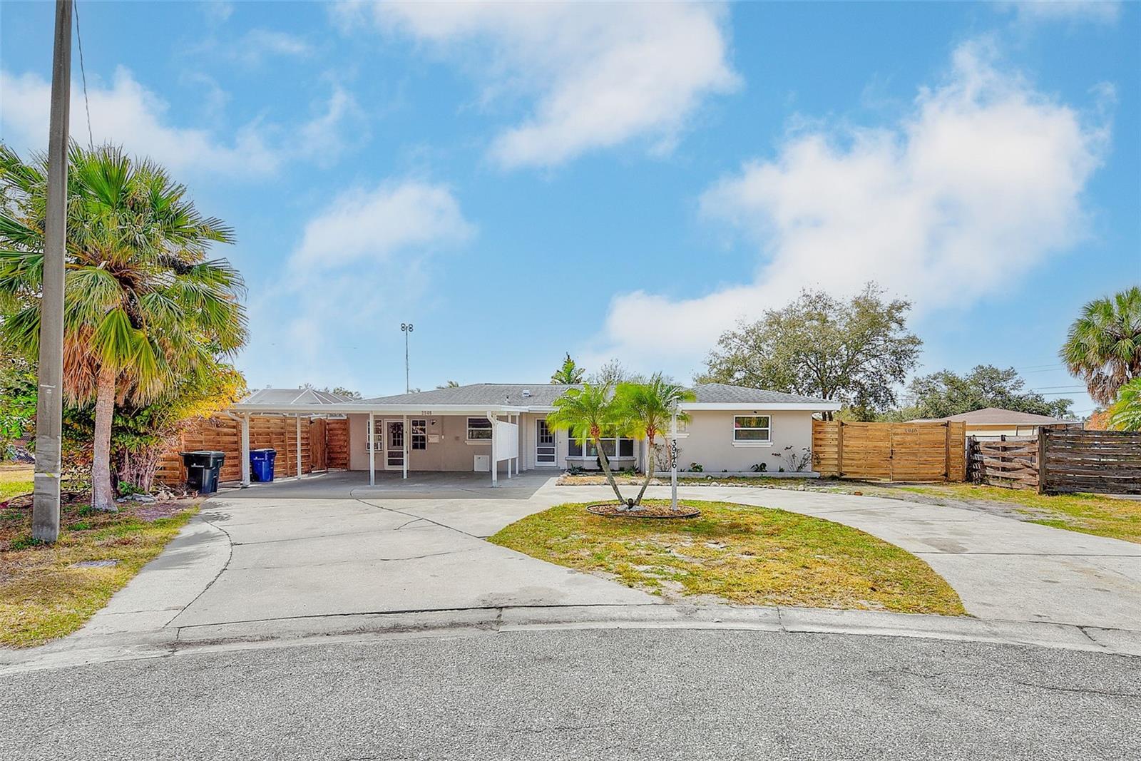 Photo of 3946 OMEGA CIRCLE SARASOTA FL 34235