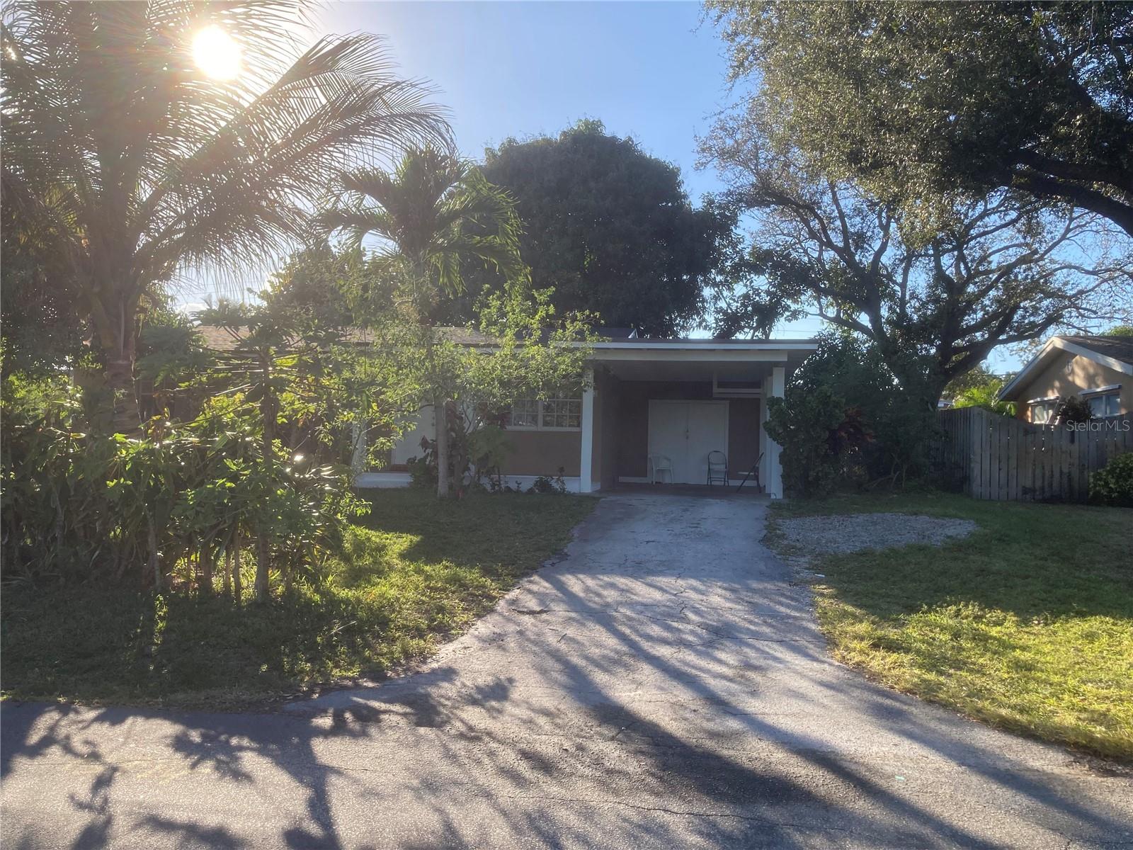 Photo of 2873 SE 1ST PLACE BOYNTON BEACH FL 33435
