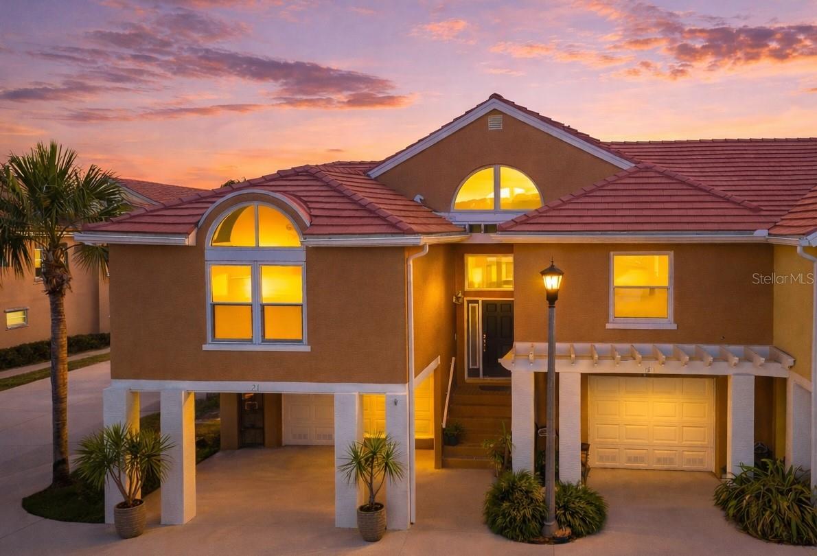 Photo of 21 CRESCENT PLACE ST PETERSBURG FL 33711
