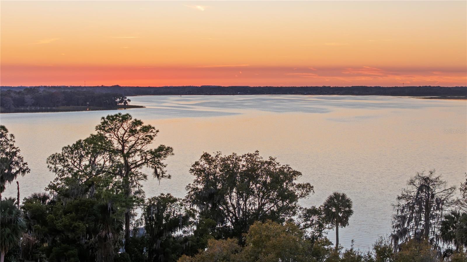 Photo of 6136 DORA DRIVE MOUNT DORA FL 32757