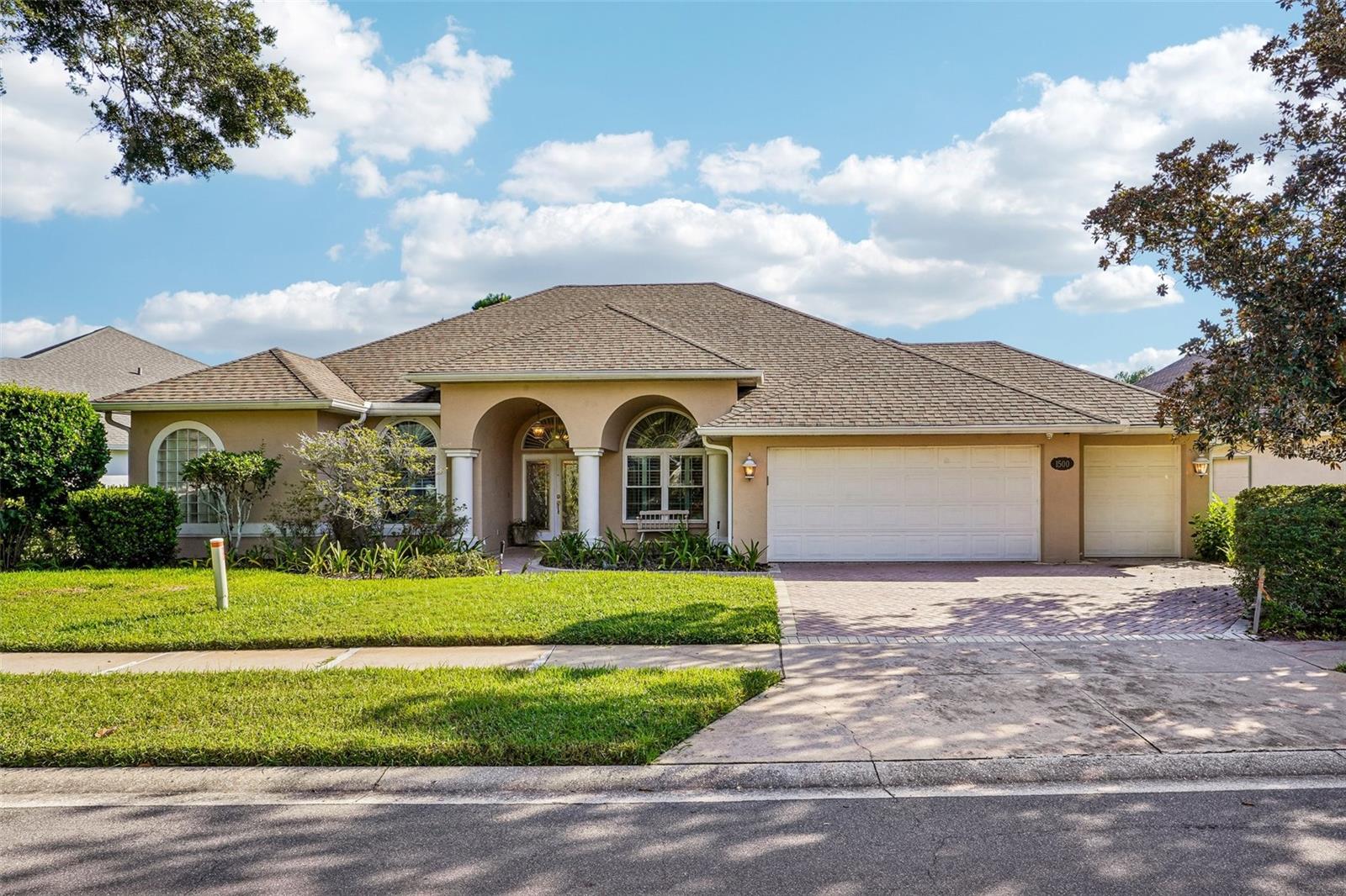 Photo of 1500 EDGEWATER DRIVE MOUNT DORA FL 32757