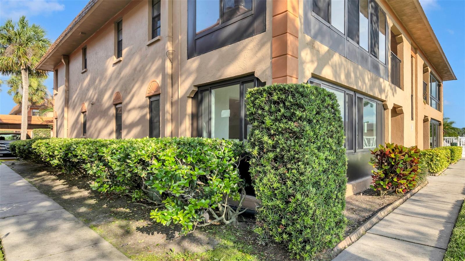 Photo of 10192 SEMINOLE ISLAND DRIVE #10192 LARGO FL 33773