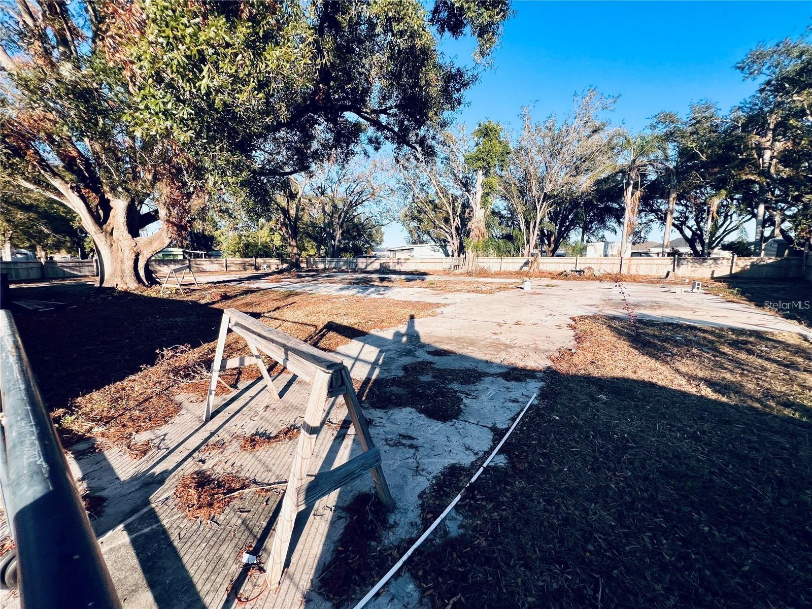 Photo of 102-104 DOMINO DRIVE RUSKIN FL 33570