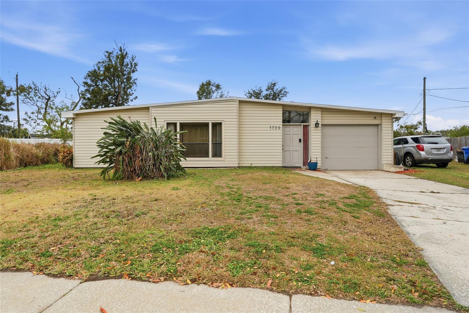 Photo of 1709 CARNEGIE CIRCLE TAMPA FL 33619