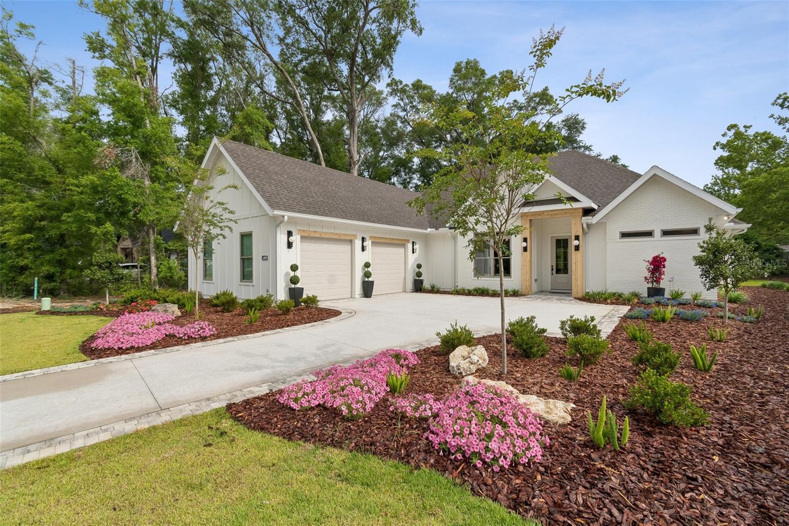 Photo of 14098 SW 7TH PLACE NEWBERRY FL 32669