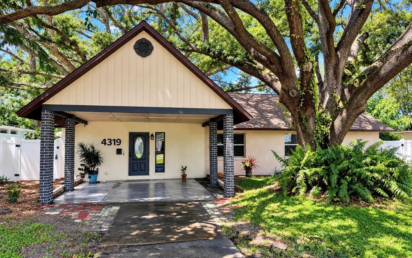 Photo of 4319 S CAMERON AVENUE TAMPA FL 33611