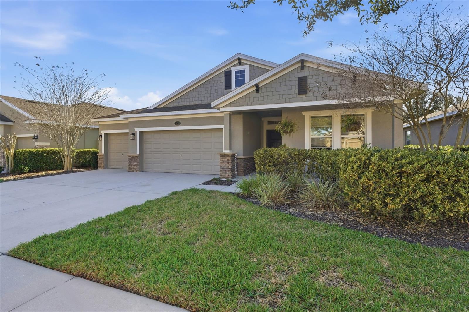 Photo of 404 W VICTORIA TRAILS BLVD DELAND FL 32724