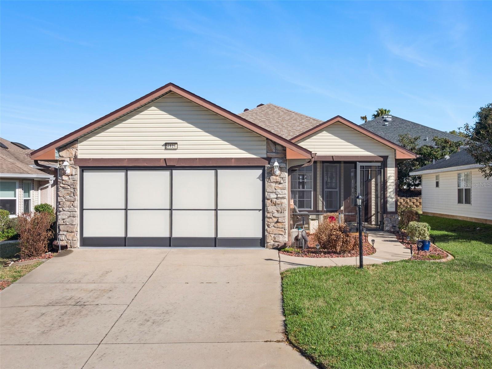Photo of 4921 GLEN COE STREET LEESBURG FL 34748