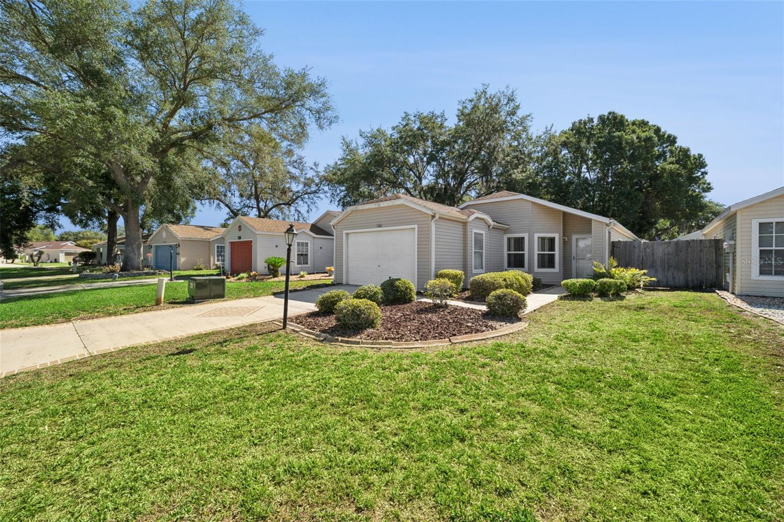 Photo of 25312 GREEN HERON DRIVE LEESBURG FL 34748