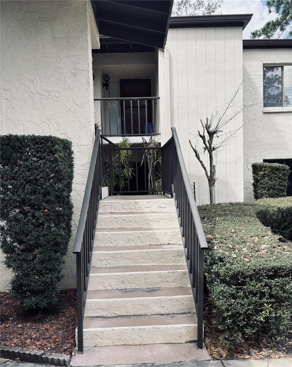 Photo of 700 STARKEY ROAD #821 LARGO FL 33771