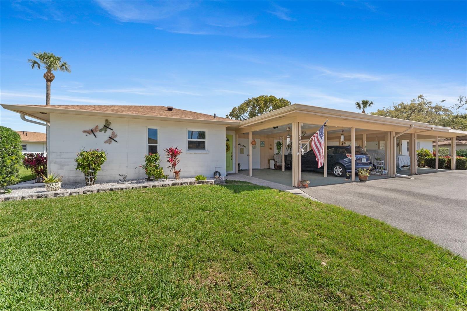 Photo of 5061 LIVE OAK CIRCLE BRADENTON FL 34207
