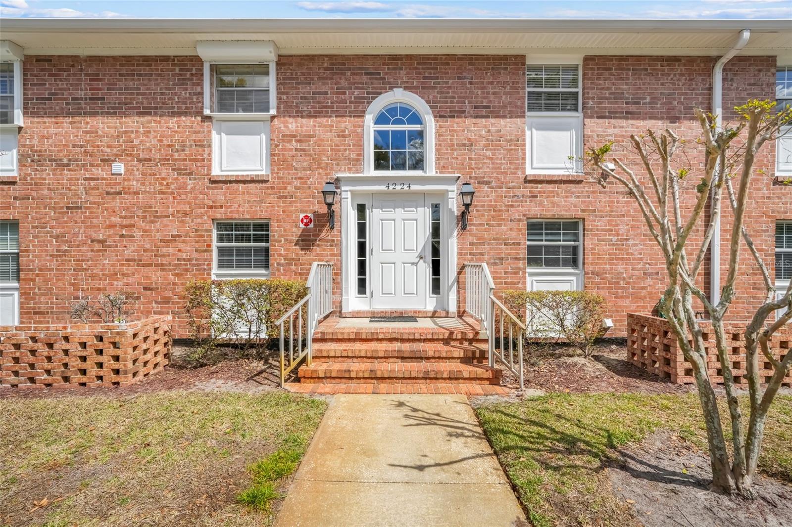 Photo of 4224 LAKE UNDERHILL ROAD #8B8 ORLANDO FL 32803