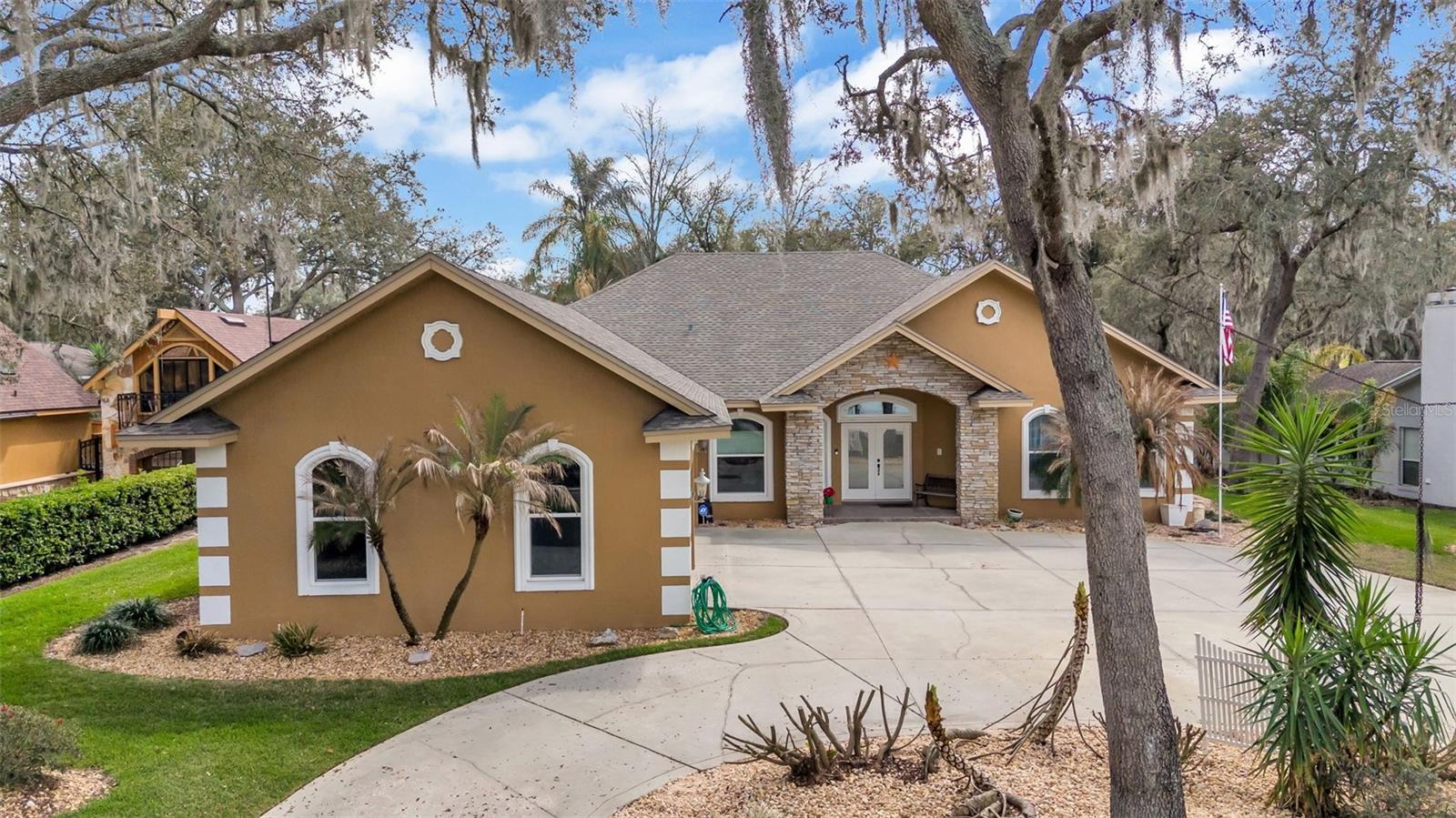 Photo of 1603 SIR HENRYS TRAIL LAKELAND FL 33809