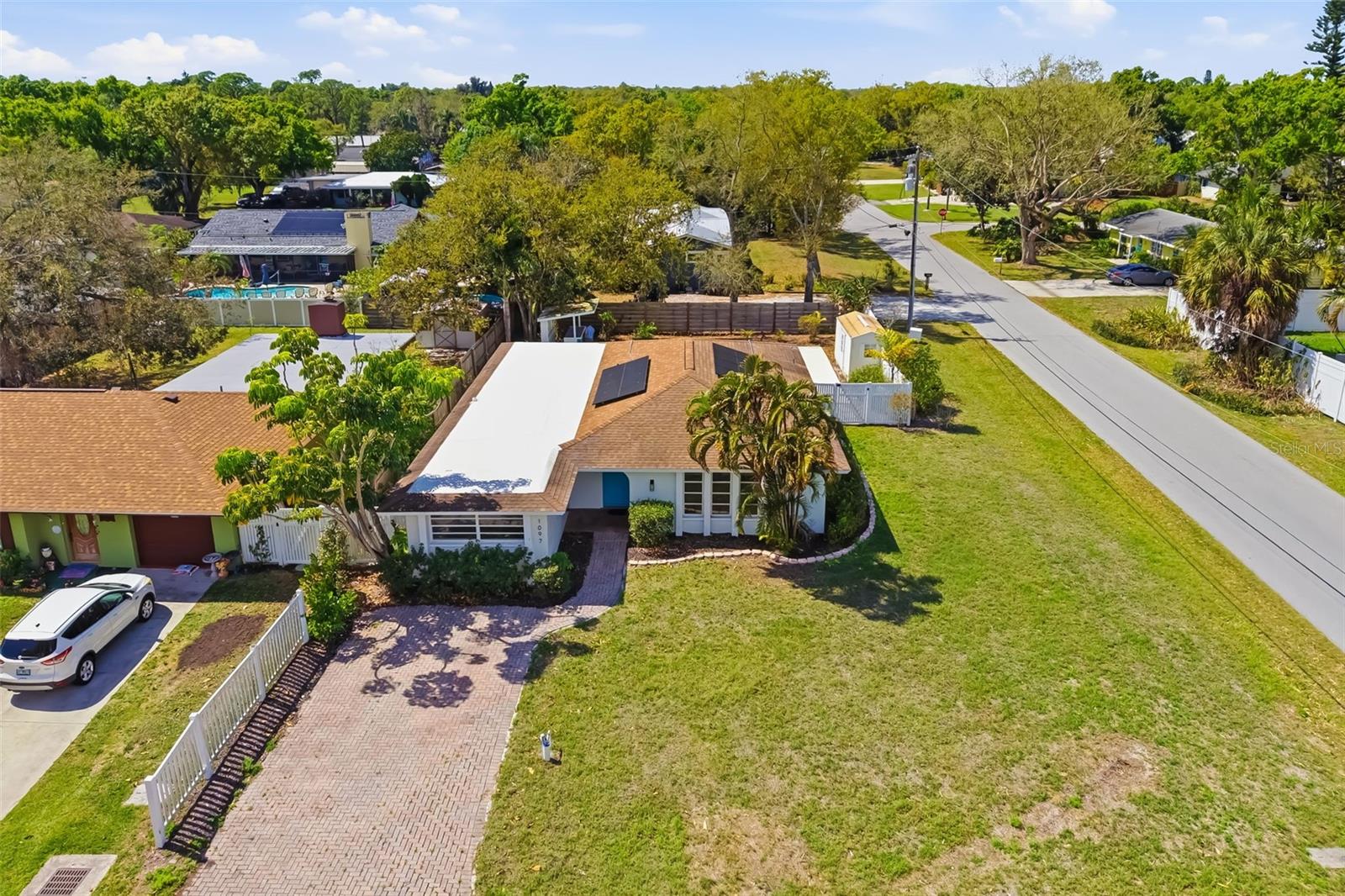 Photo of 1097 WILLIS AVENUE SARASOTA FL 34232