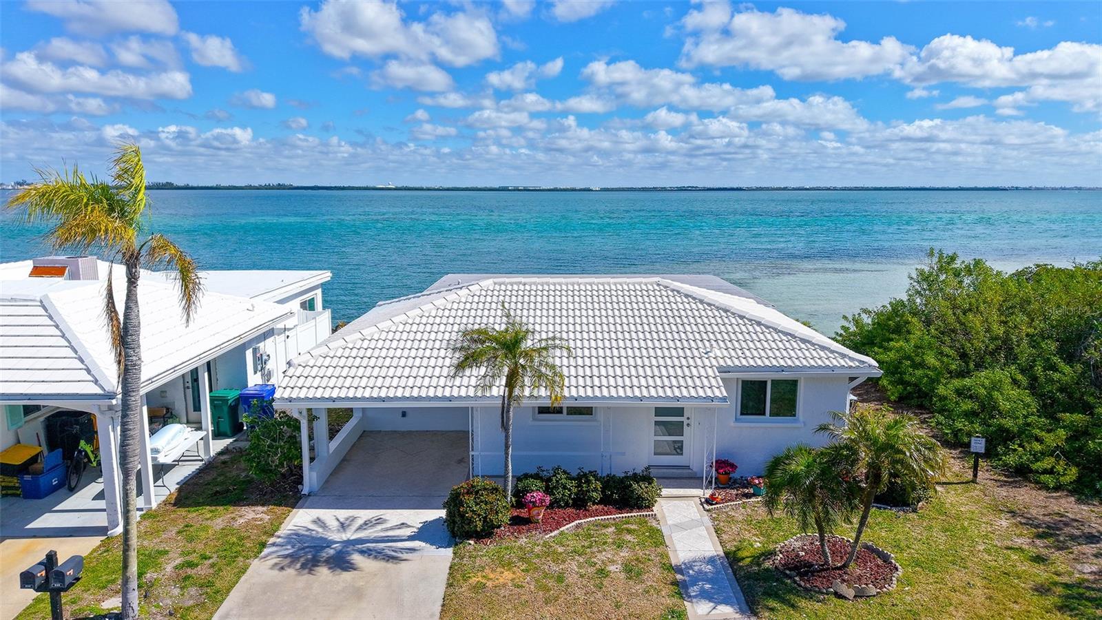 Photo of 948 SPANISH DRIVE LONGBOAT KEY FL 34228