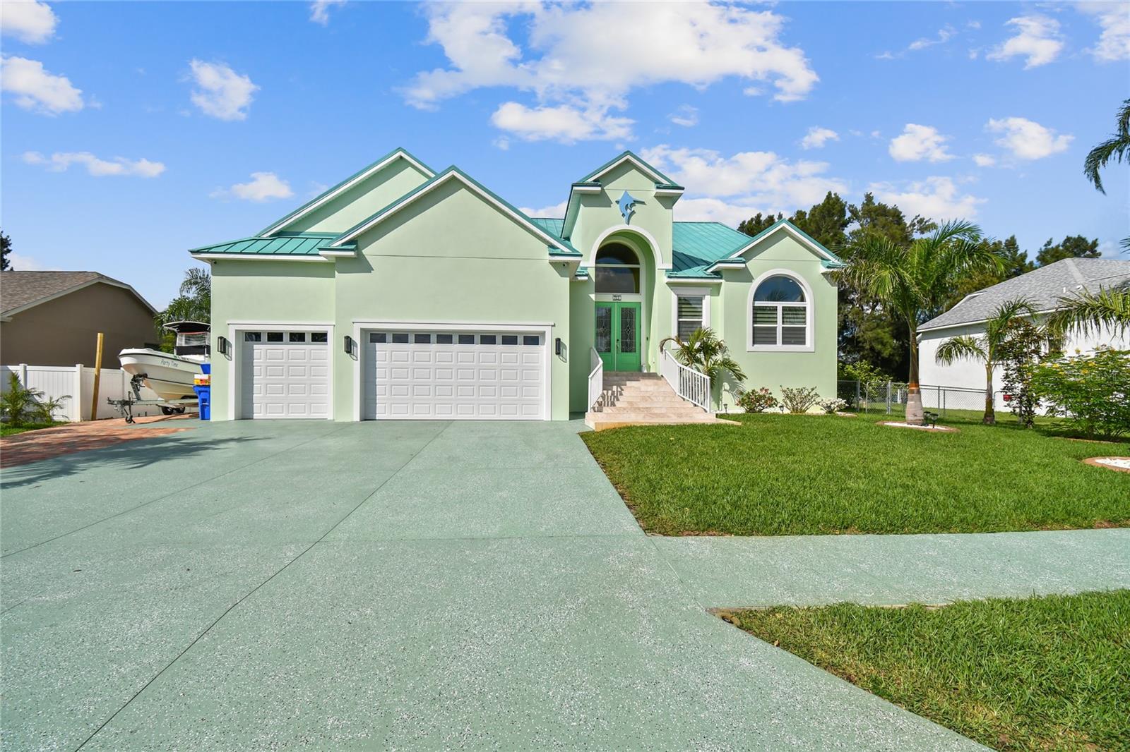 Photo of 711 EAGLE LANE APOLLO BEACH FL 33572