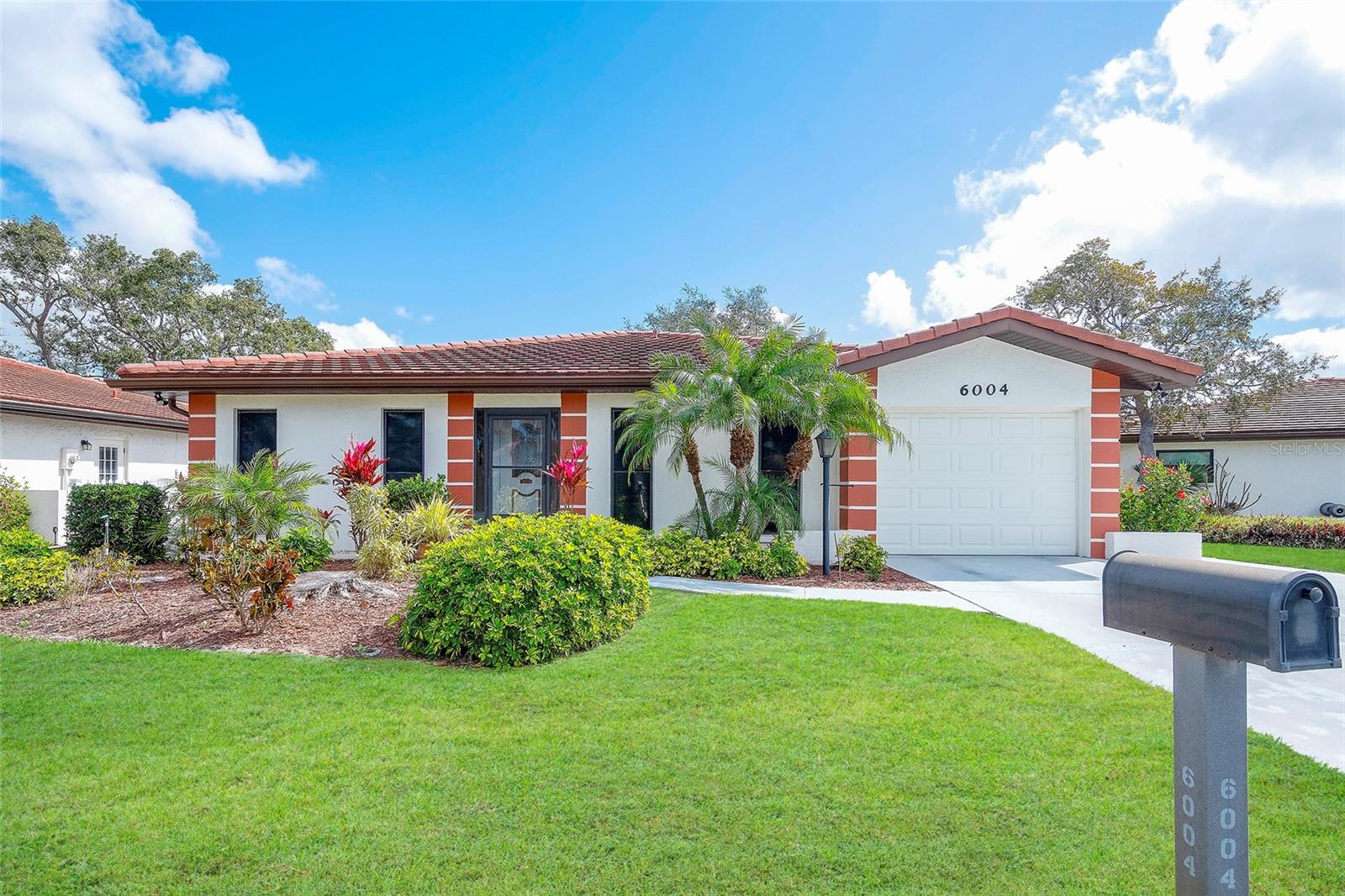 Photo of 6004 VIVIENDA DRIVE #8 BRADENTON FL 34207