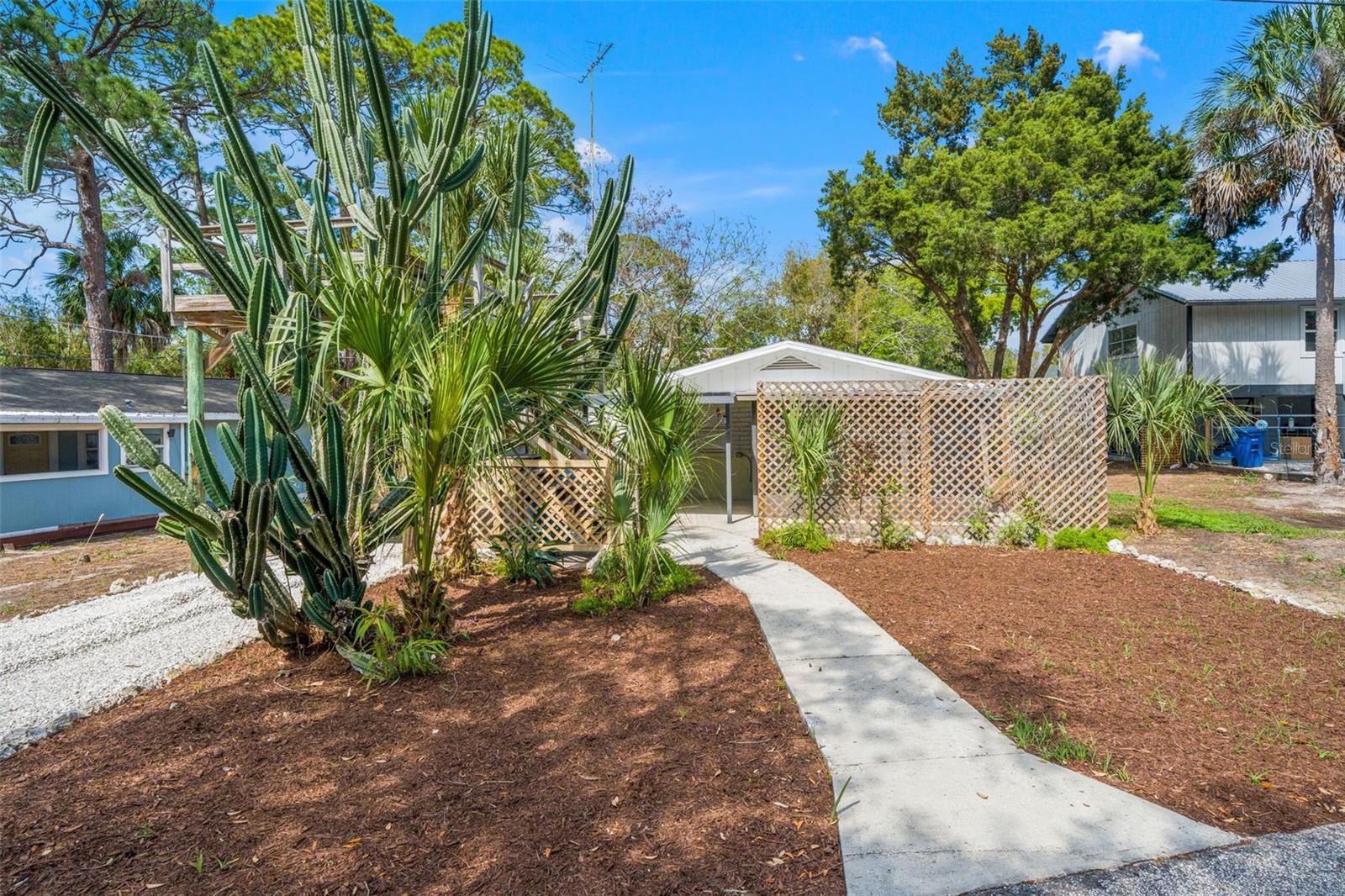 Photo of 4489 FISHMAN AVENUE WEEKI WACHEE FL 34607