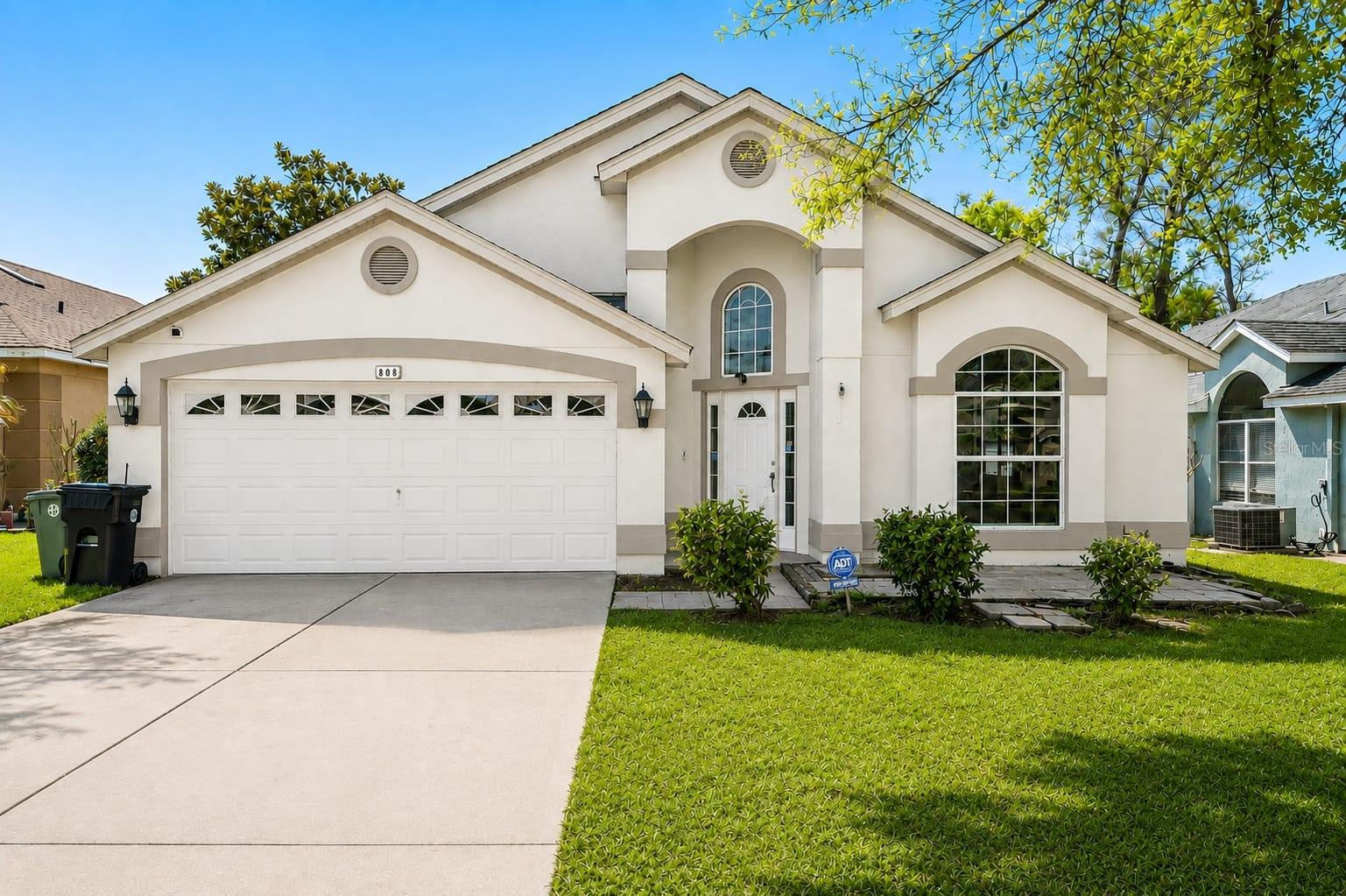 Photo of 808 WHITE IVEY COURT APOPKA FL 32712