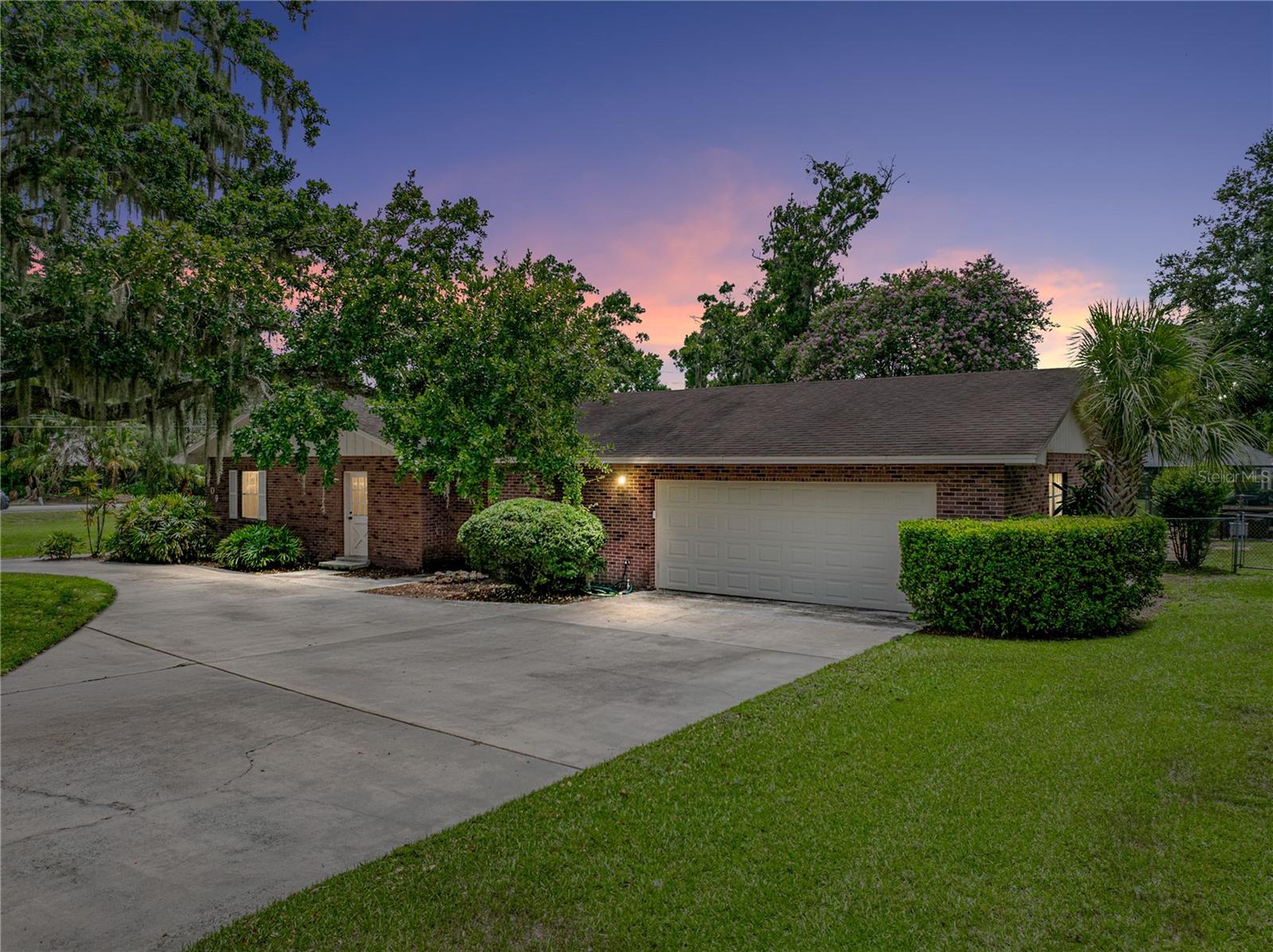 Photo of 609 W PIPKIN ROAD LAKELAND FL 33813