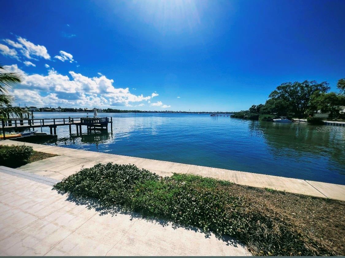 Photo of 2431 SUNRISE DRIVE ST PETERSBURG FL 33705