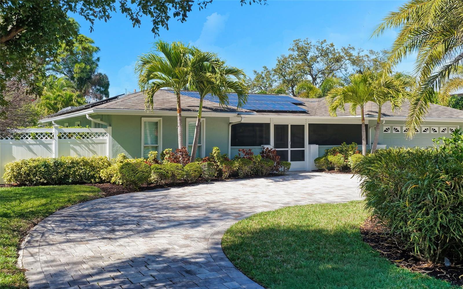 Photo of 121 HOLLY AVENUE SARASOTA FL 34243