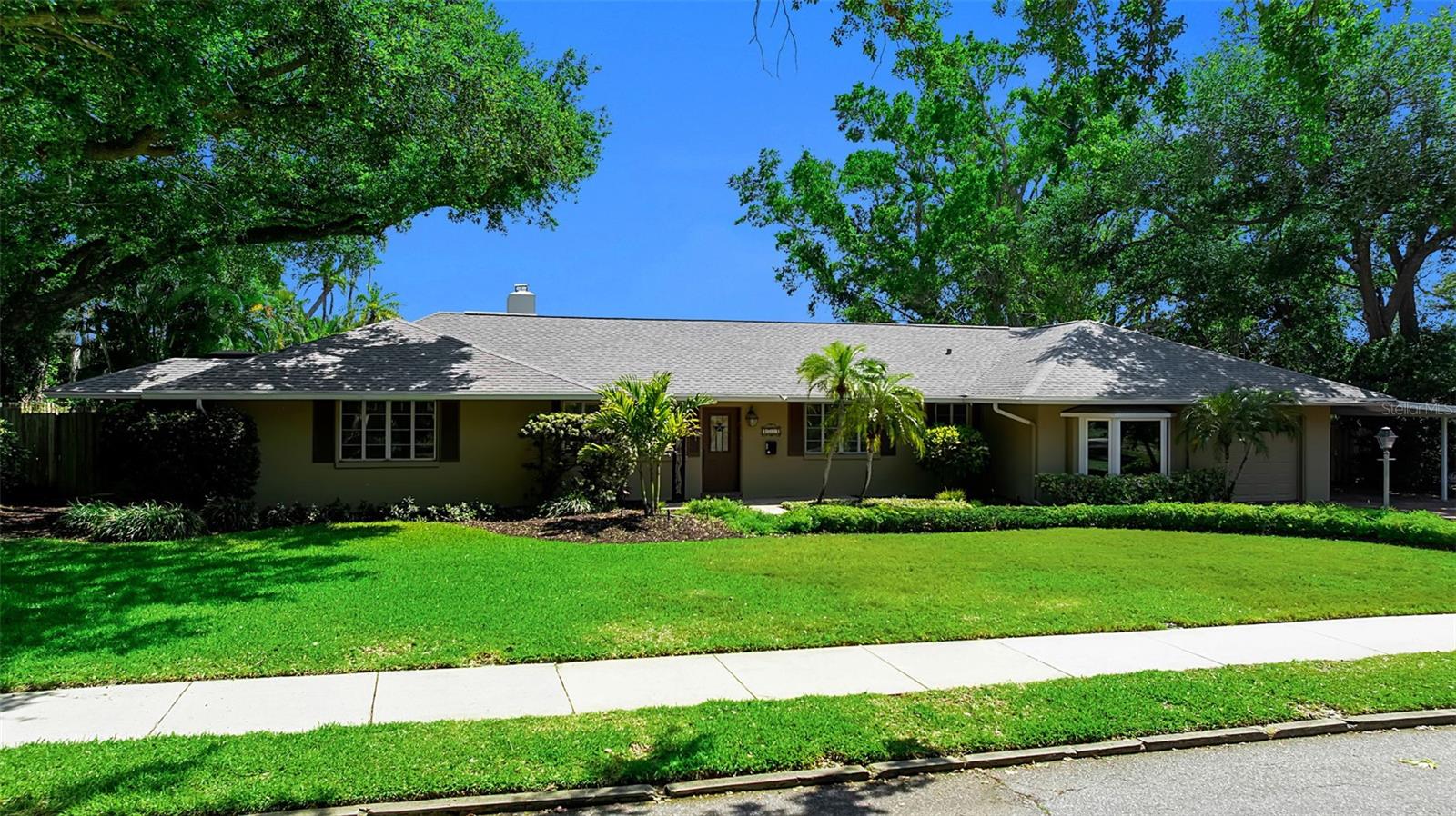 Photo of 1714 SOUTH DRIVE SARASOTA FL 34239