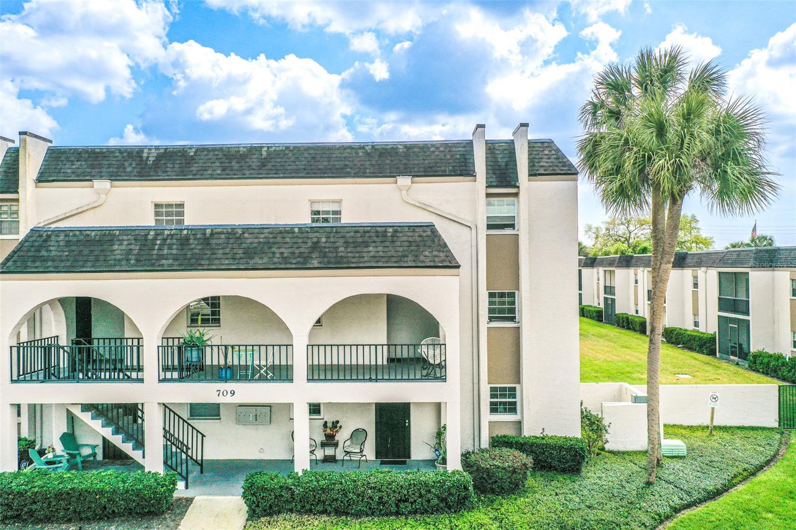 Photo of 709 RUSSELL LANE #222 BRANDON FL 33510