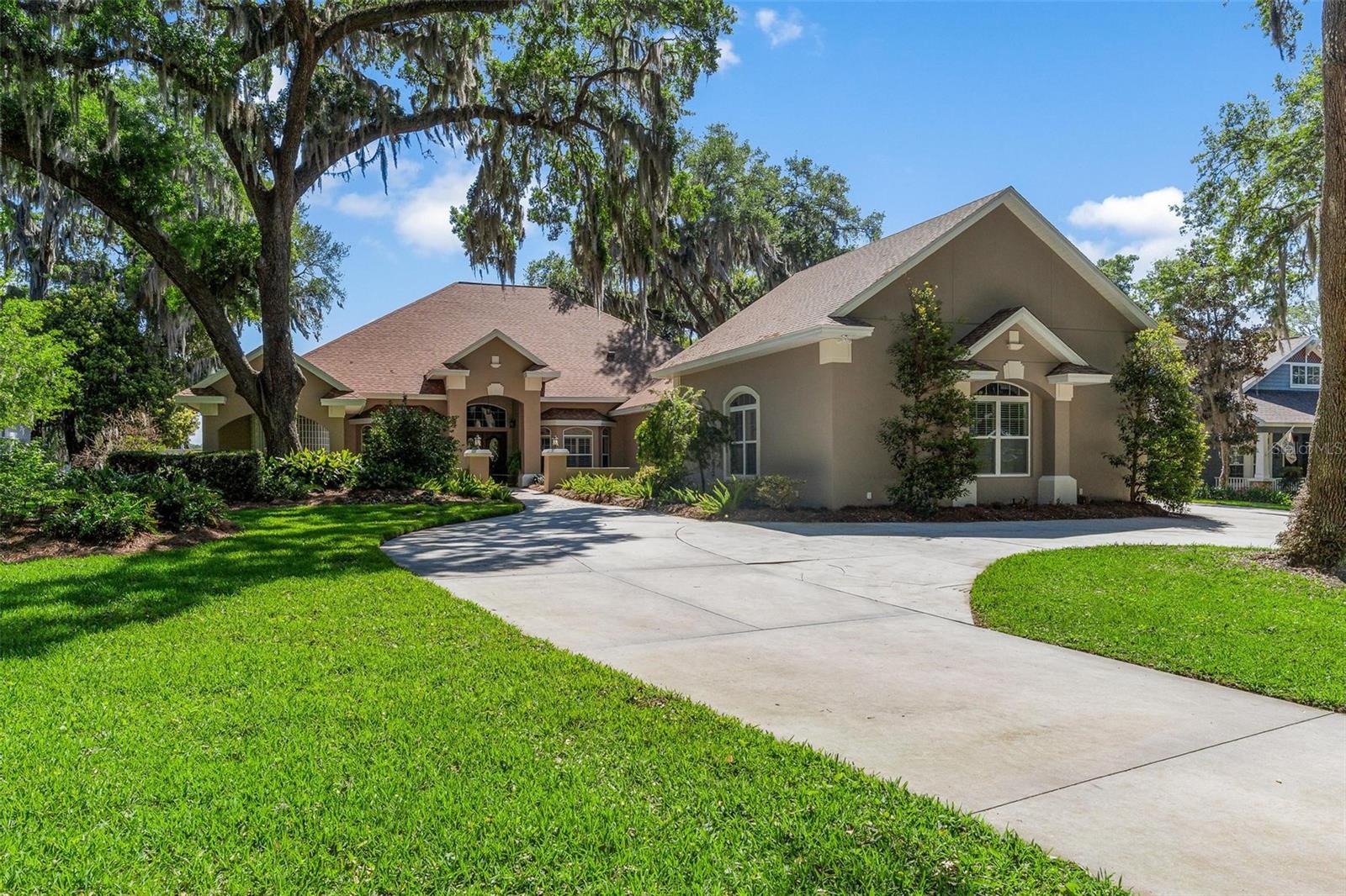 Photo of 926 HAWK LANDING FRUITLAND PARK FL 34731