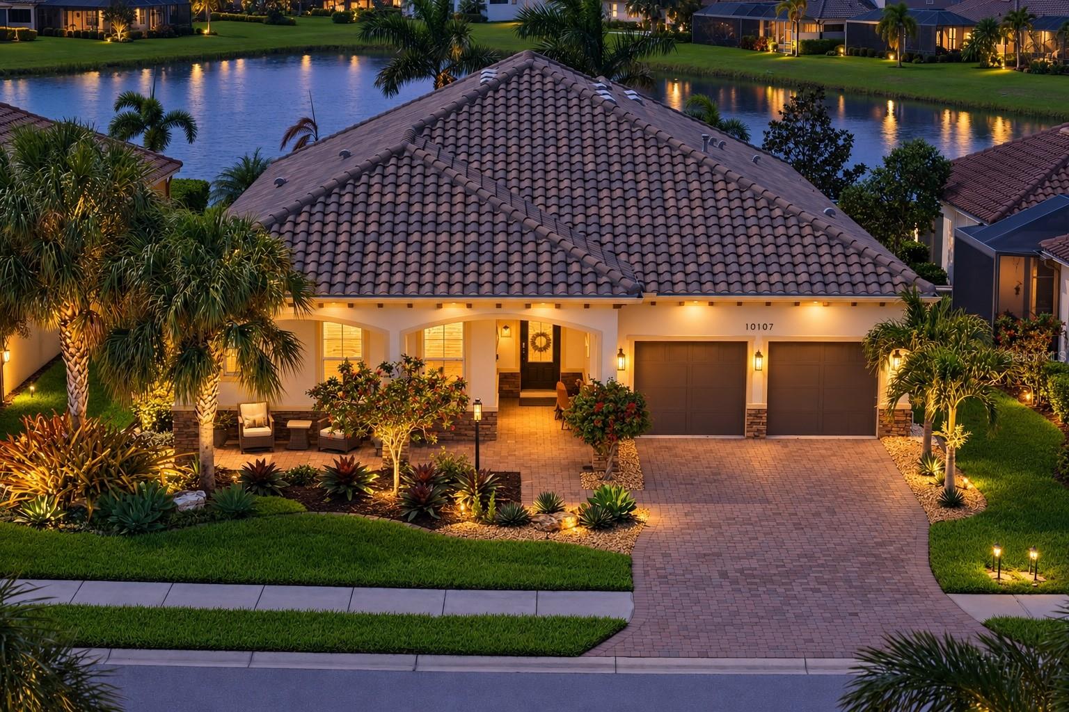 Photo of 10107 CARNOUSTIE PLACE BRADENTON FL 34211
