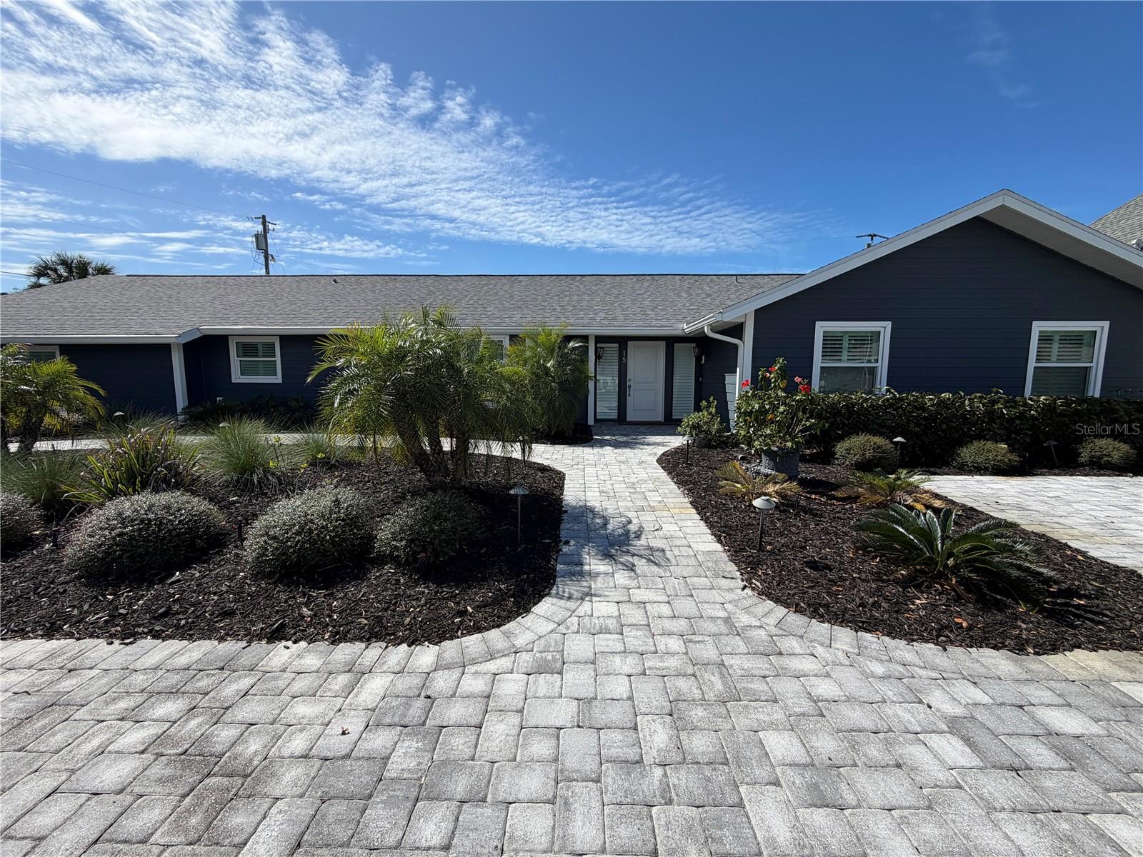 Photo of 15 GULF MANOR DRIVE VENICE FL 34285