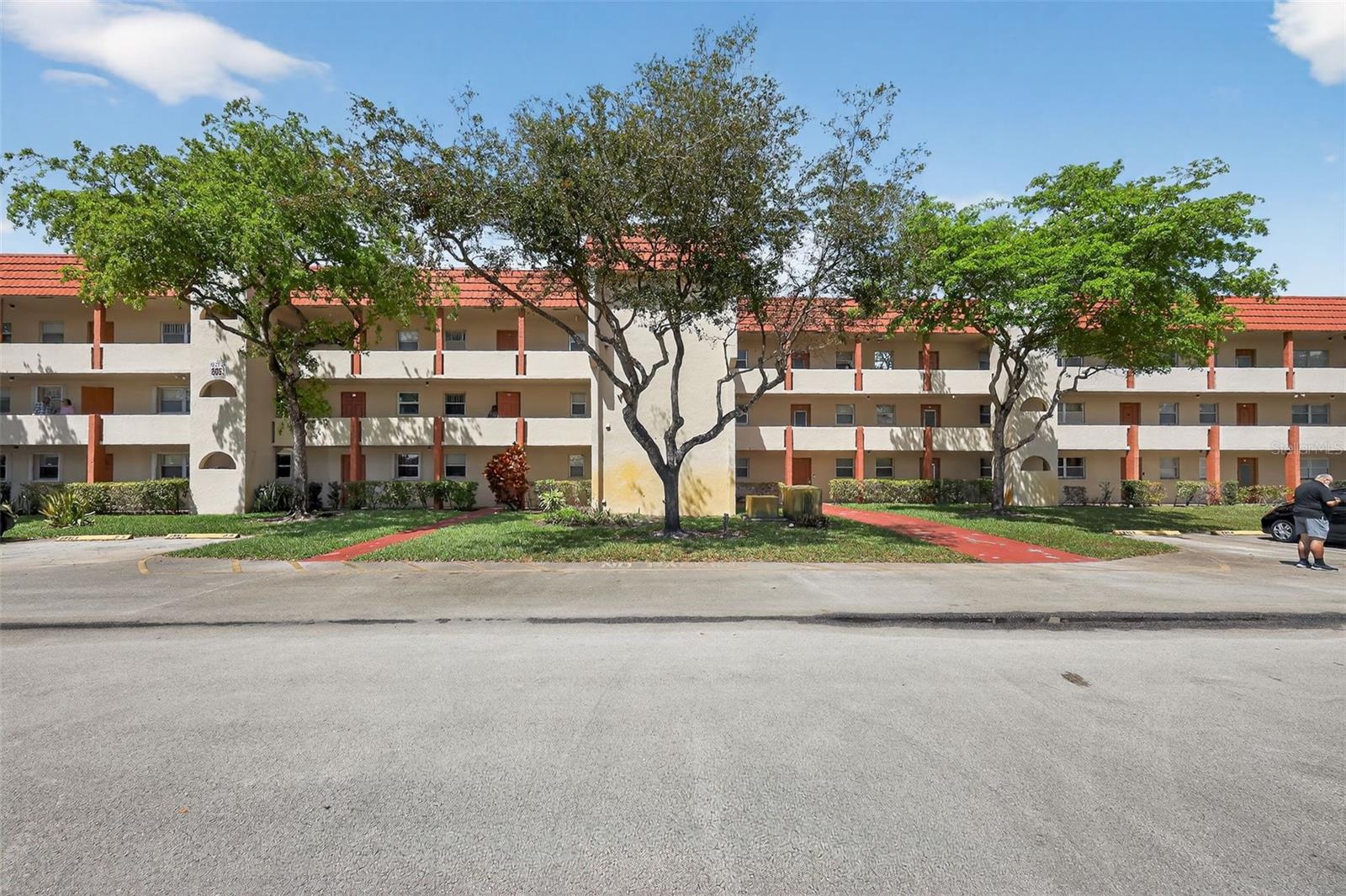 Photo of 8051 N SUNRISE LAKES DRIVE #307 SUNRISE FL 33322