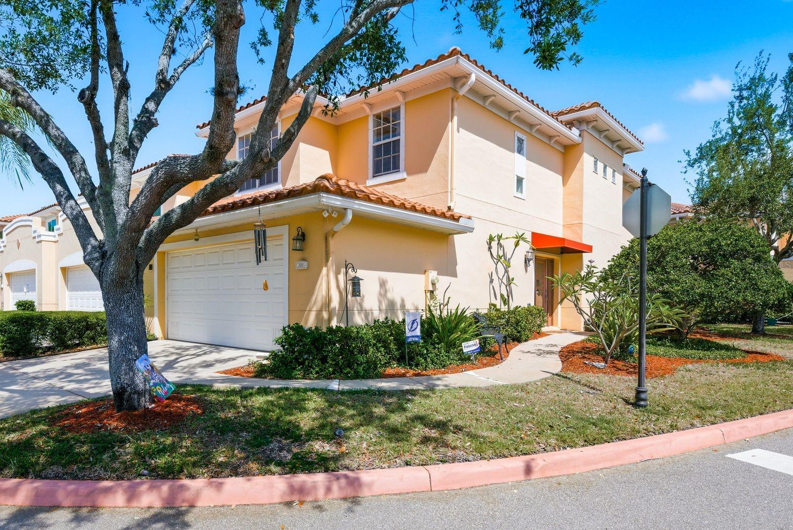 Photo of 208 VALENCIA CIRCLE ST PETERSBURG FL 33716