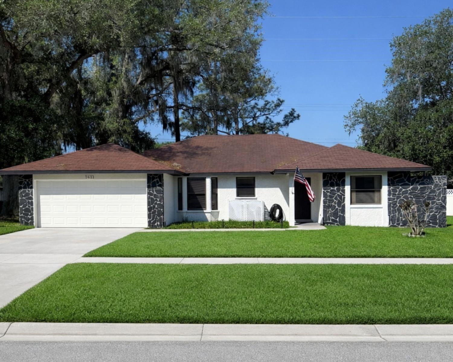 Photo of 1413 SANDALWOOD DRIVE PLANT CITY FL 33563