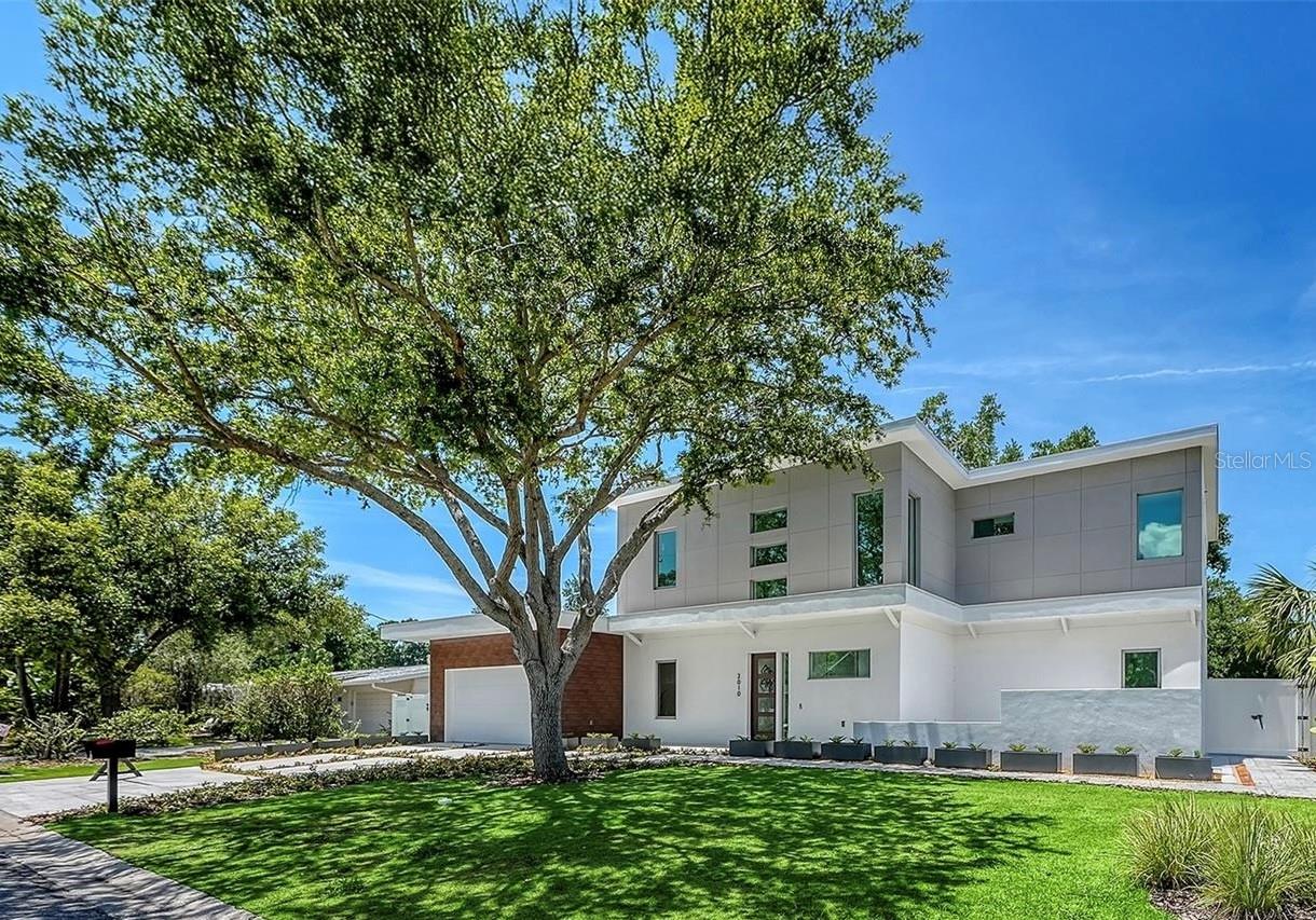 Photo of 2010 HYDE PARK CIRCLE SARASOTA FL 34239