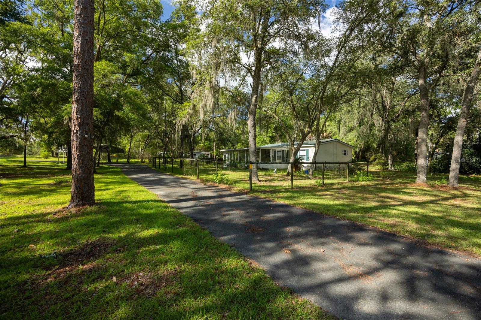 Photo of 14890 SE 20TH STREET MORRISTON FL 32668