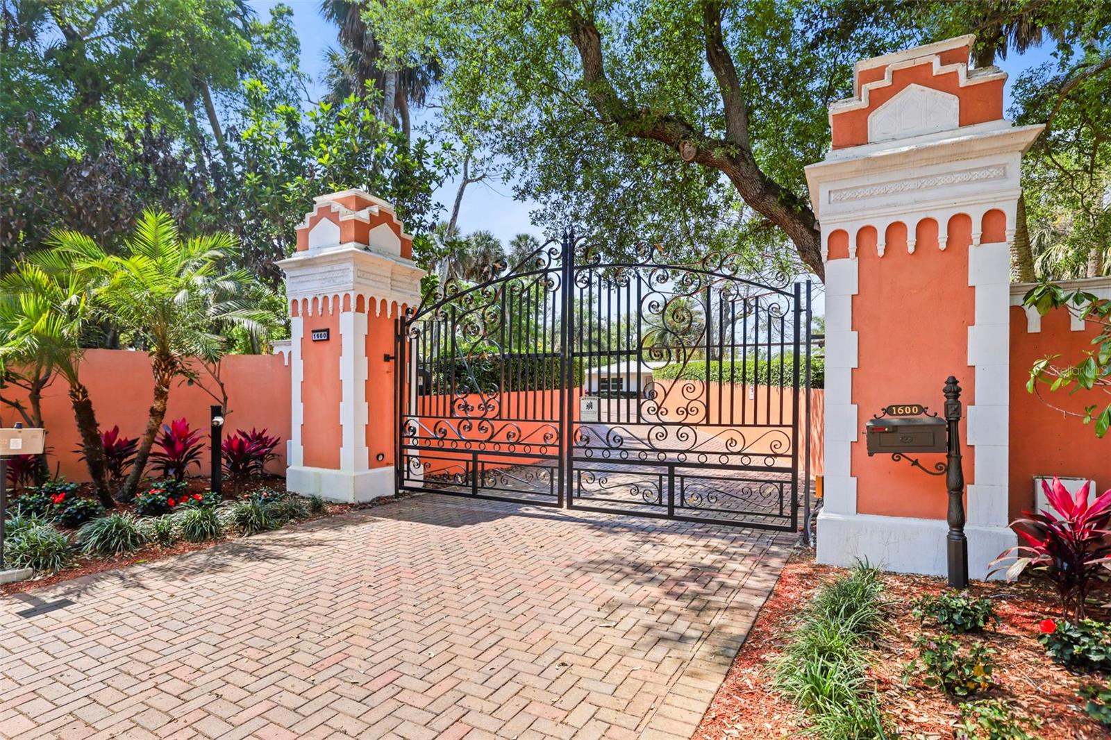 Photo of 1600 PARK STREET ST PETERSBURG FL 33710