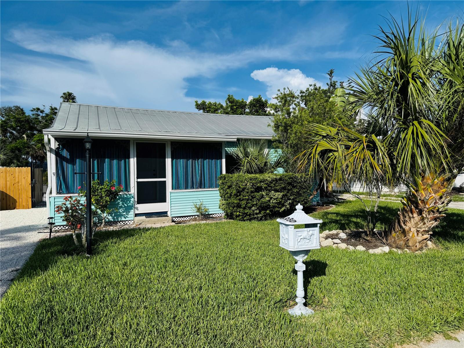 Photo of 6980 POINSETTA LONGBOAT KEY FL 34228