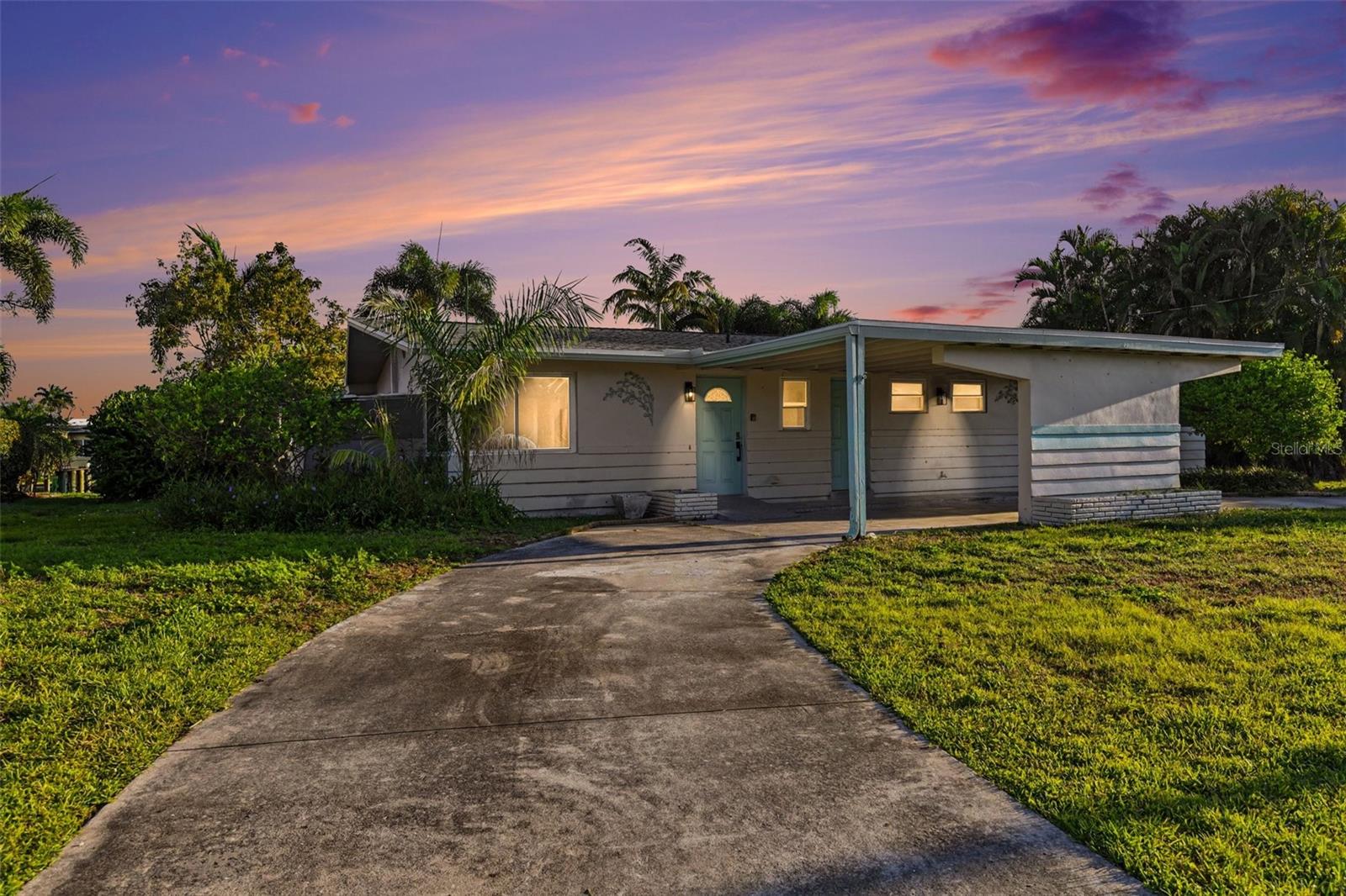 Photo of 468 GRENIER DRIVE NORTH FORT MYERS FL 33903