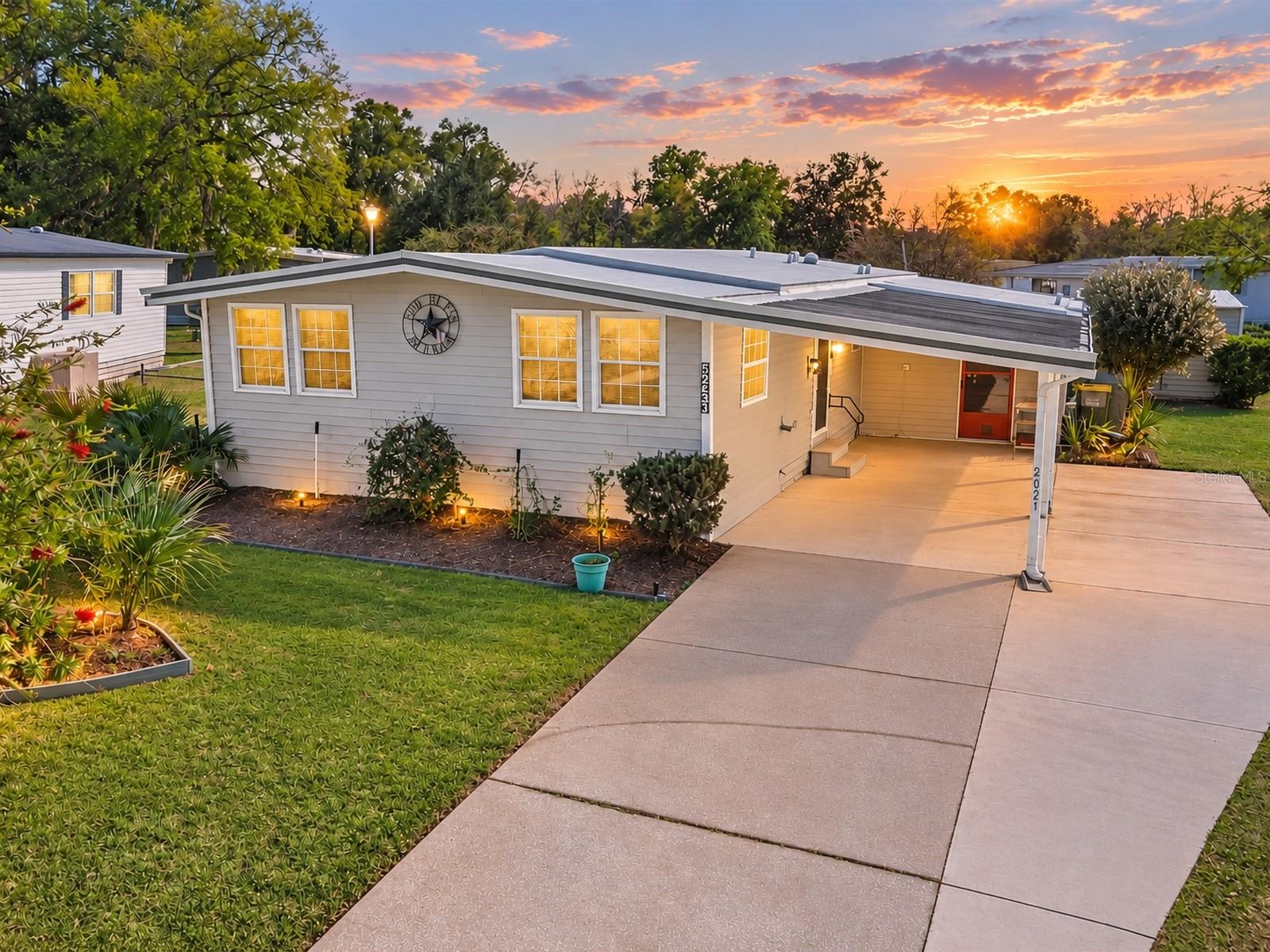 Photo of 2621 CARPENTER PLACE LEESBURG FL 34748