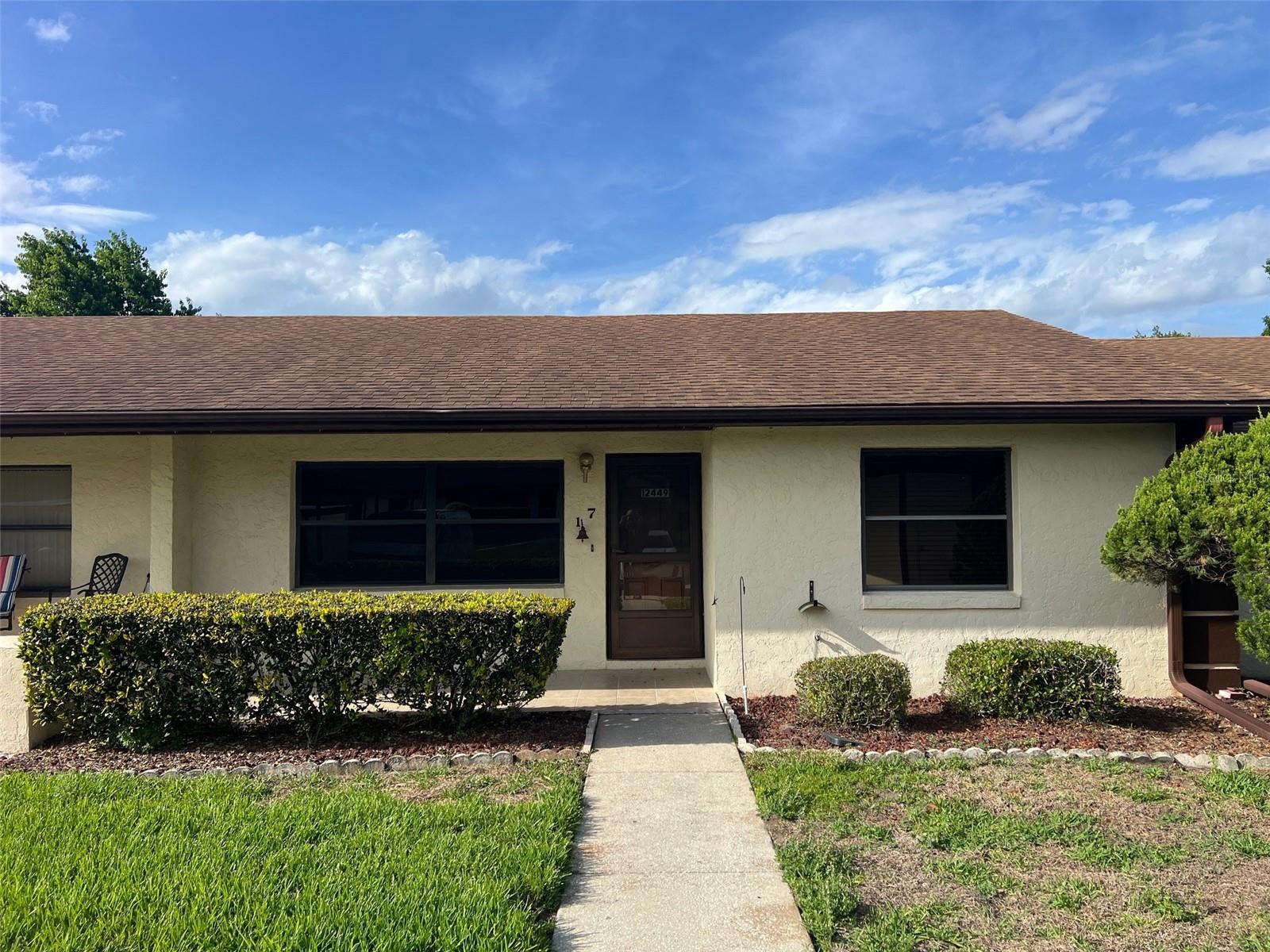 Photo of 12449 ORANGEWOOD CIRCLE #17 TAVARES FL 32778