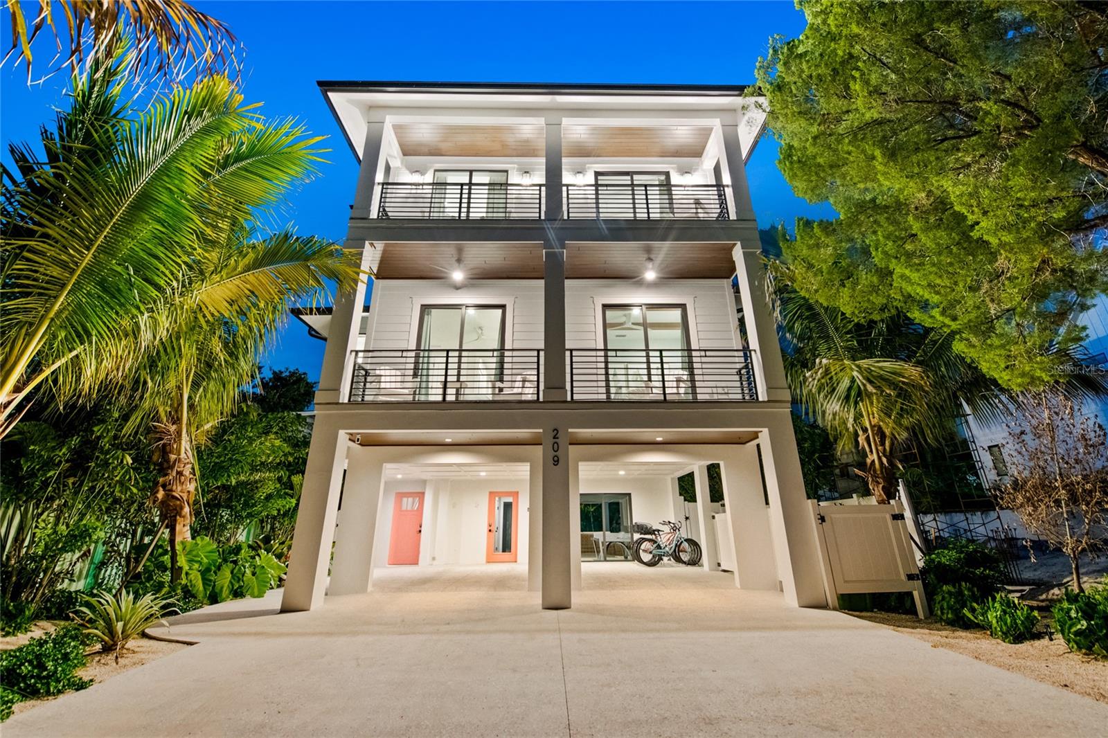 Photo of 209 GARFIELD DRIVE SARASOTA FL 34236