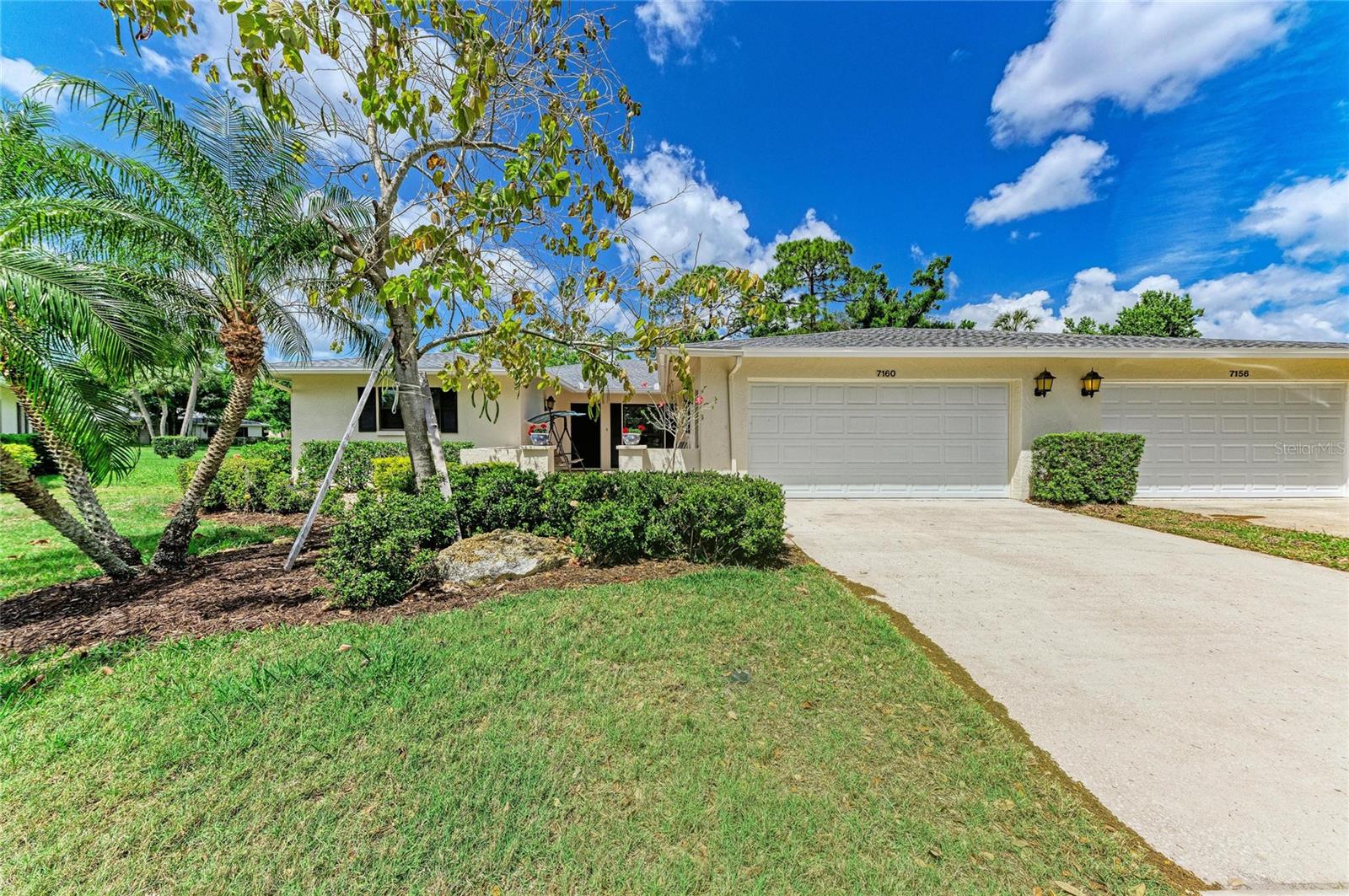 Photo of 7160 FAIRWAY BEND CIR SARASOTA FL 34243