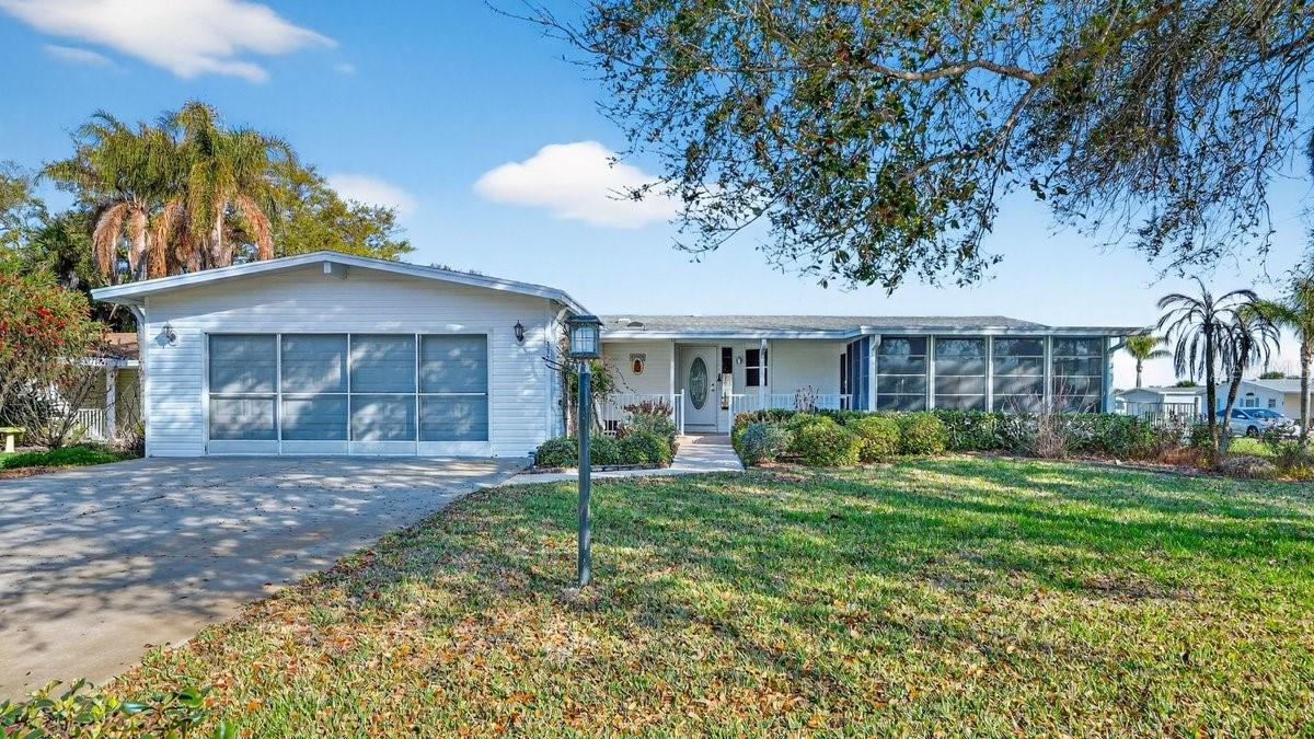 Photo of 332 MARSH LANDING LOOP OAK HILL FL 32759