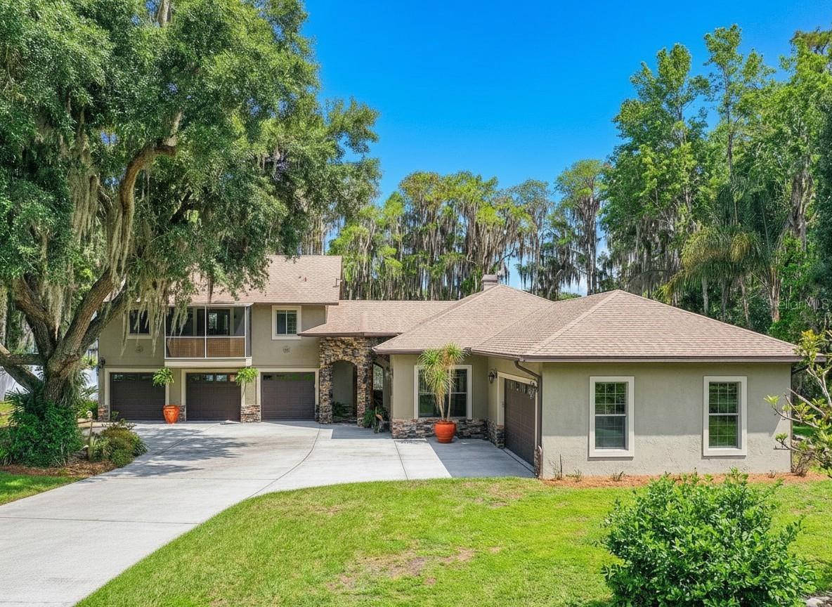 Photo of 6850 HUNT ROAD GROVELAND FL 34736